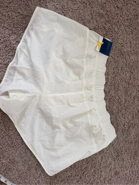 Old Navy White Elastic Waist Athletic Shorts
